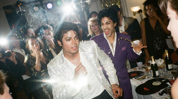 90s superstar party flash moment